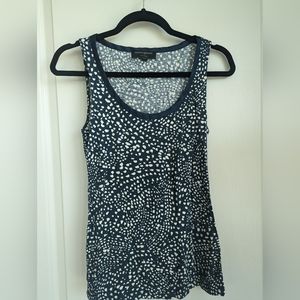 Banana Republic Luxe touch top blue with print